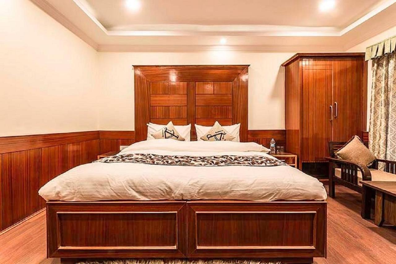 Hotel Alpine Ladakh เลห์ ภายนอก รูปภาพ