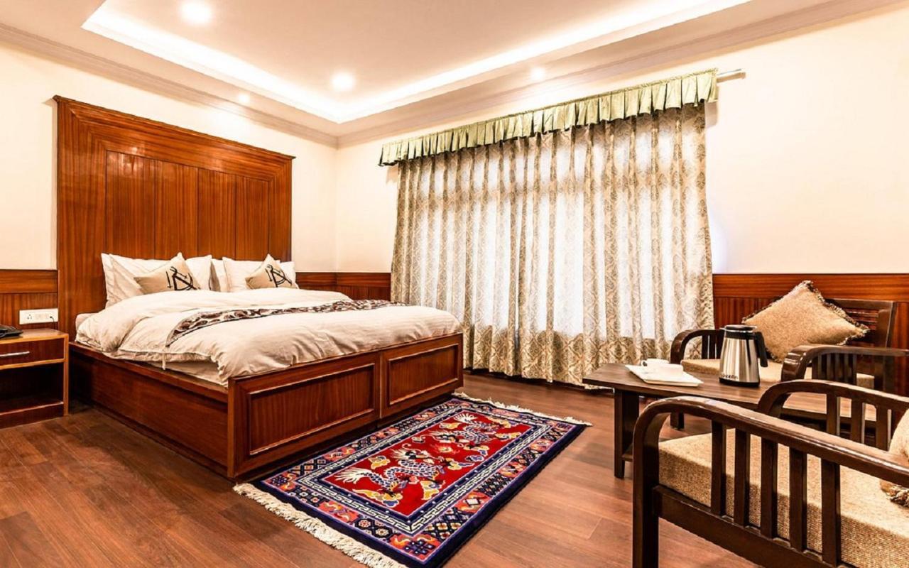 Hotel Alpine Ladakh เลห์ ภายนอก รูปภาพ